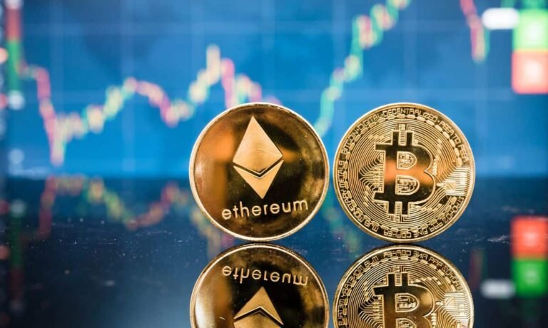 Bitcoin Holds Good, Ethereum Makes Money: Here’s What Crypto Positioning Shows