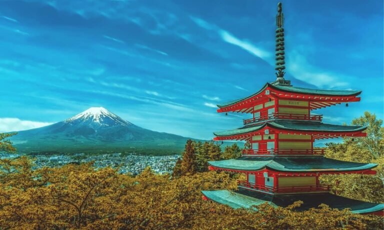 Japan considers stable tax refunds for foreign tourists